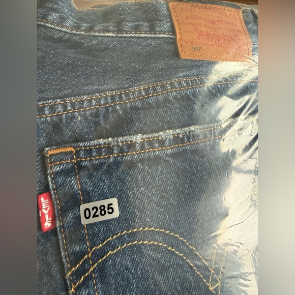 Levis 501 Premium Jeans Womens 33x29 Medium Wash Original Fit Button Fly 'Big E' - Picture 12 of 12